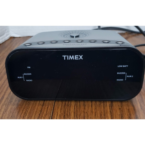 TIMEX AM/FM Dual Alarm Clock Radio T231Y Plays Music From Your Smart Phone - Picture 2 of 13